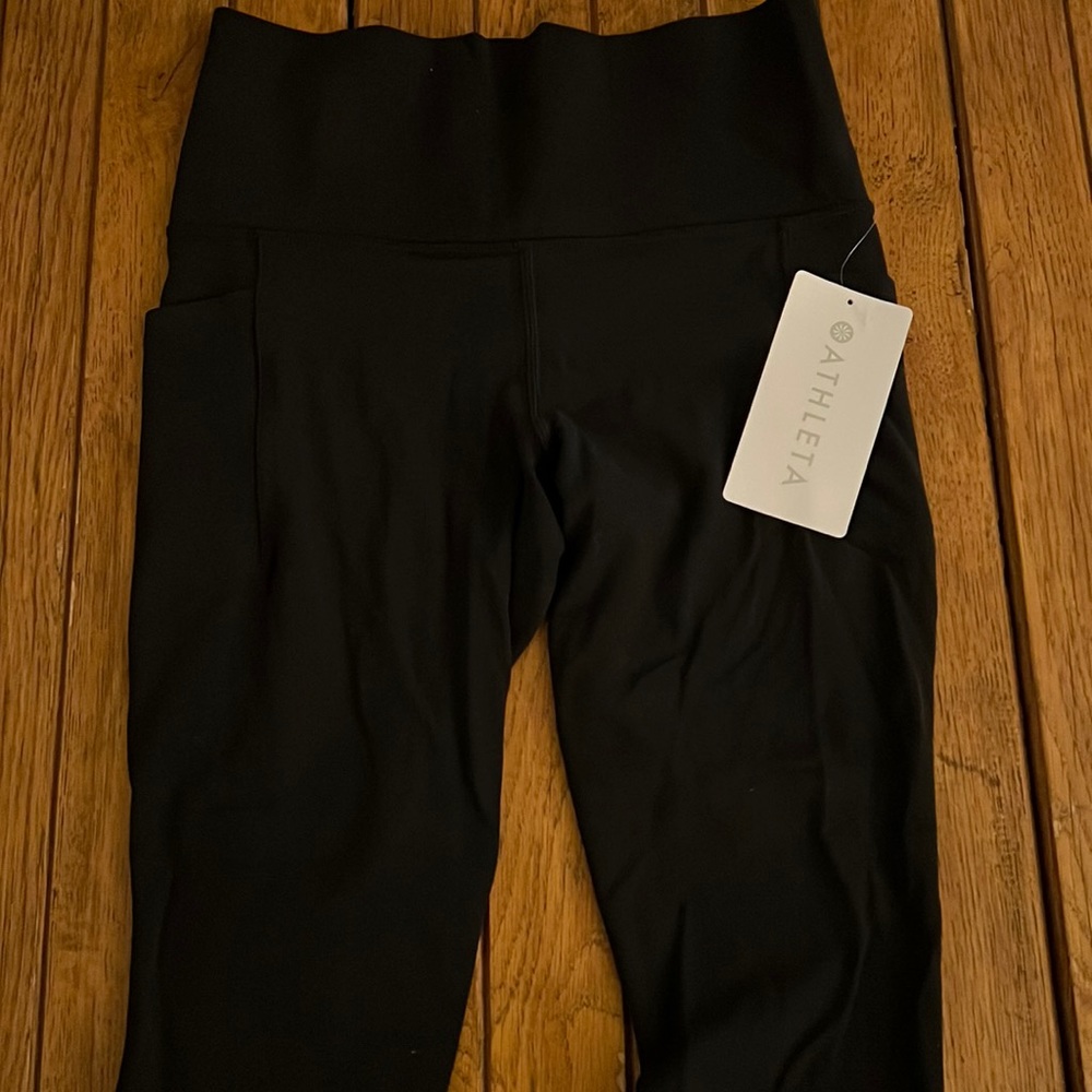 Athleta Salutation Stash Pocket II 7/8 tights